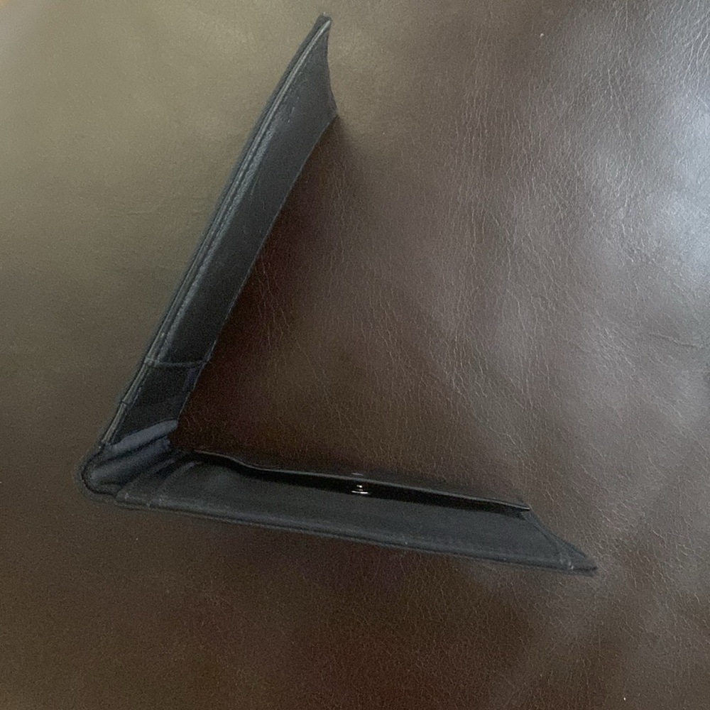 Prada Wallet - Picture 4 of 9